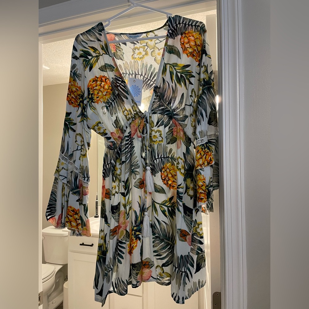 NWT. Blue Island Swimsuit Cover-up XL